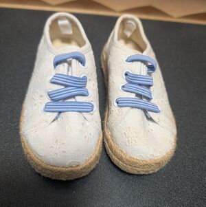 GAP Kids White Sneakers with Blue Laces Size 7